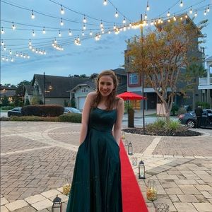 Meet your Posher, Caroline